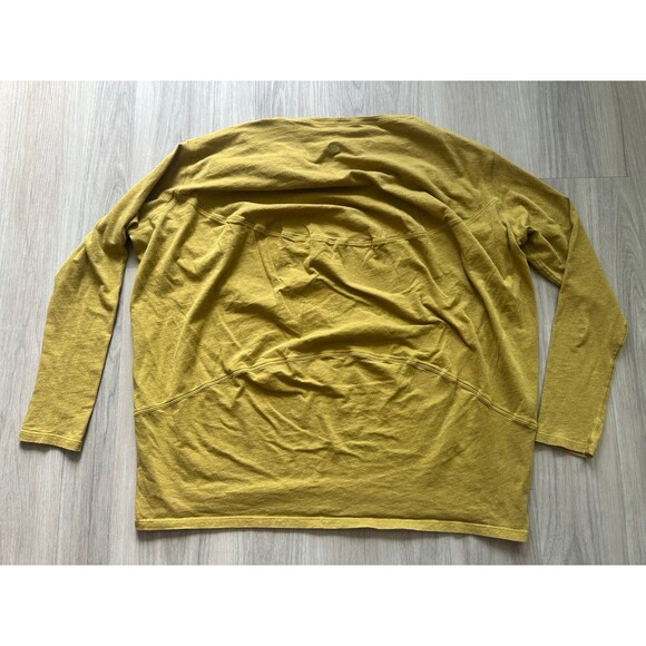 Lululemon Back In Action Long‎ Sleeve Shirt size 4 - Picture 2 of 2